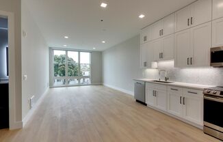 635 FULTON ST