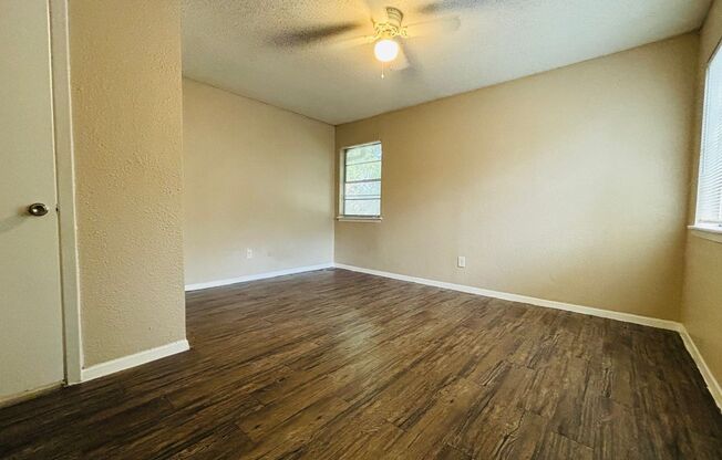 1 bed, 1 bath, 725 sqft, $1,300, Unit 1002