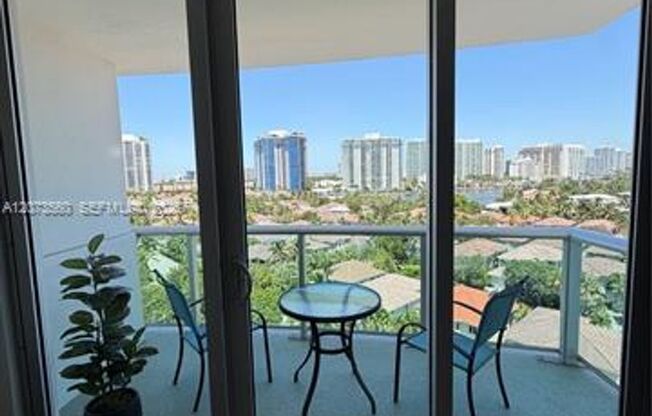 1 bed, 1.5 baths, $4,000, Unit # 1120