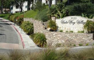 Upgraded Condo in Rancho Del Oro! , 2 community pools and tennies courts, 1 non attached garage and parking space