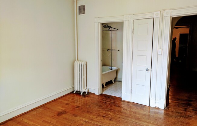 1 bed, 1 bath, $1,195, Unit Apt. 06