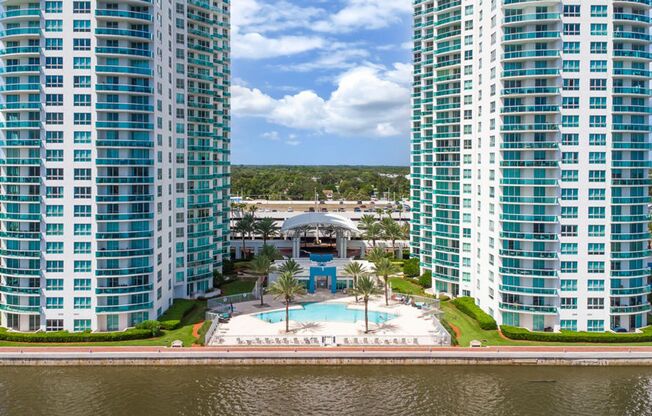 2 beds, 2 baths, $2,695, Unit #104