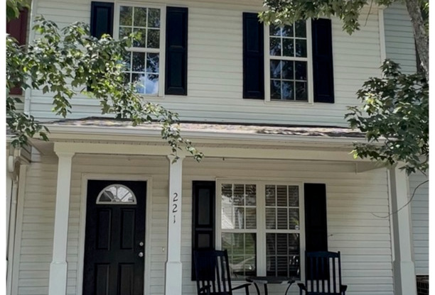221 HIGHGATE CIR