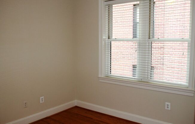 2 beds, 2 baths, 850 sqft, $3,700, Unit 301