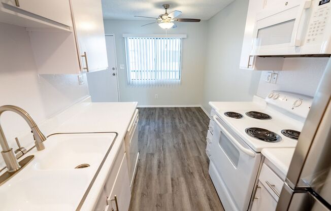 2 beds, 2 baths, 900 sqft, $2,198, Unit 212