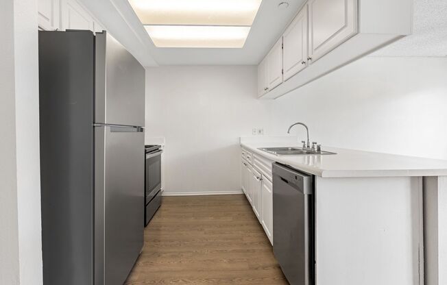 2 beds, 2 baths, 1,008 sqft, $2,600
