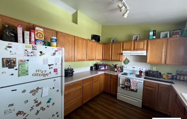 Bright and Spacious Condo