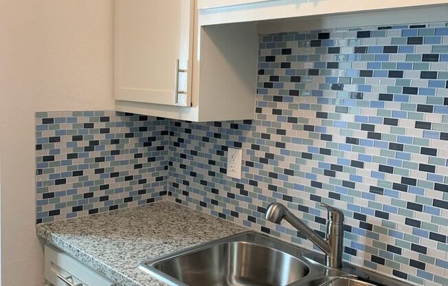 1 bed, 1 bath, 684 sqft, $900, Unit 2325-03