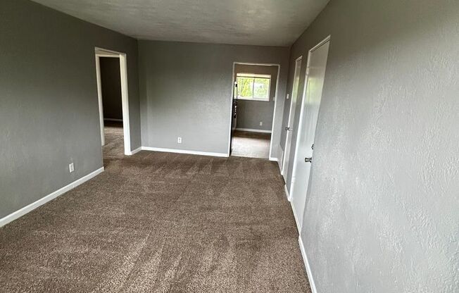 2 beds, 1 bath, 750 sqft, $1,170, Unit B12 1045 17