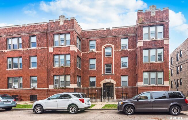 5039 S Champlain Ave / 635-639 E 50th Pl