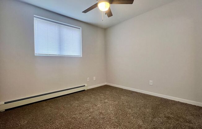 2 beds, 1 bath, $1,150, Unit #17