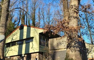 Updated 2br/1ba Oak Ridge bungalow