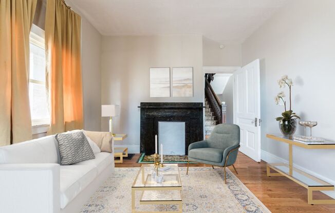 AVAILABLE NOW- Unique 3 Bedroom + den w/ Central AC in the South Side Slopes!