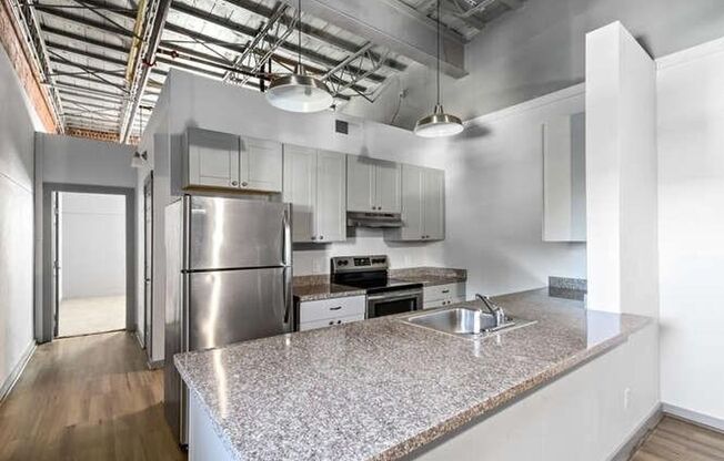612 W Texas Ave