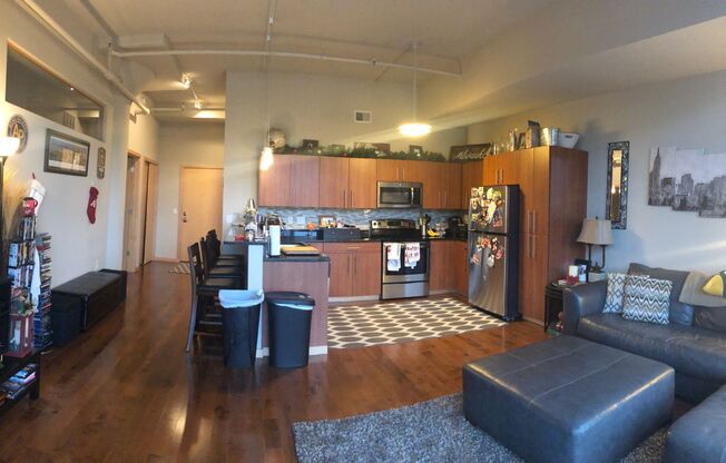 1 bed, 1 bath, 902 sqft, $1,800, Unit 207