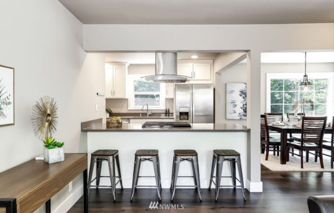 1025 S 112 ST