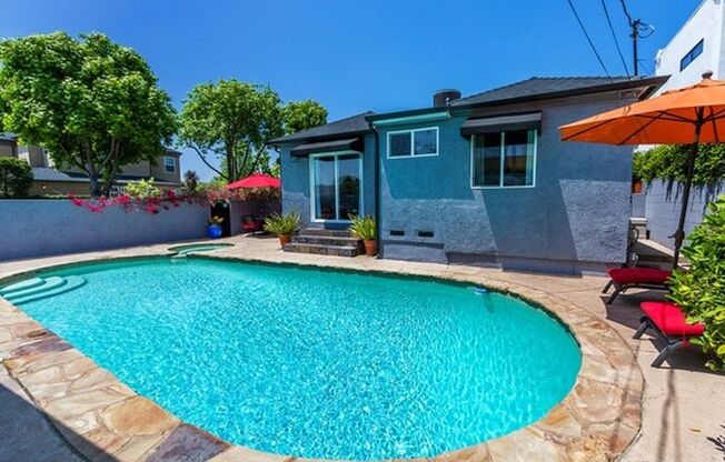 PRIVATE HOUSE.. POOL. 3 Bedroom + 2 Bath. In UNIT WASHER / DRYER