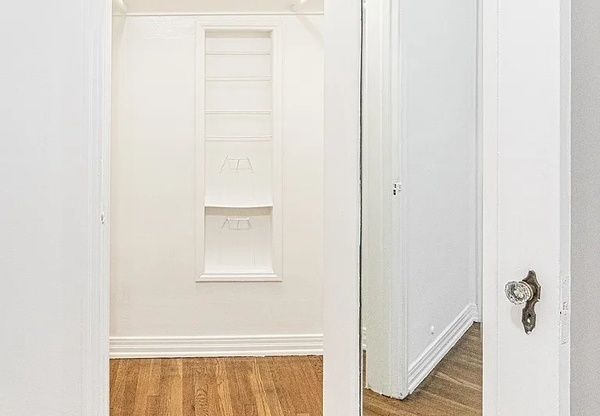 3963 W 7 ST