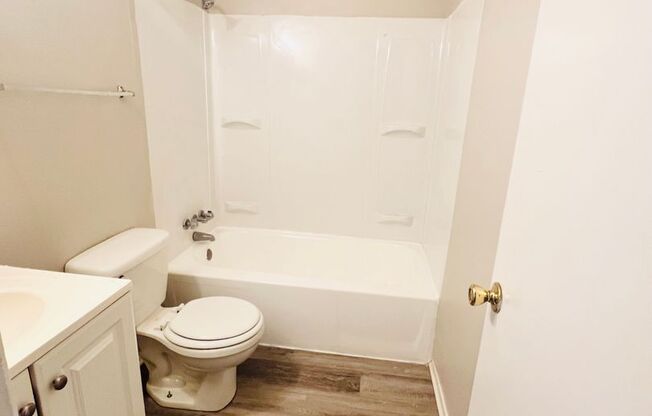 Studio, 1 bath, 494 sqft, $690, Unit 30