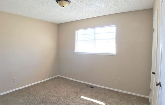 3 beds, 1 bath, $1,300