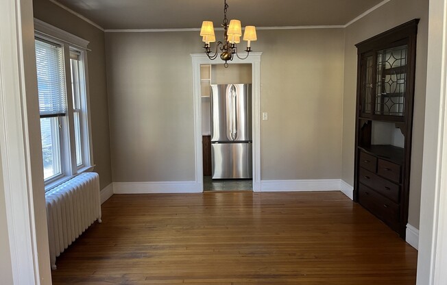 3 beds, 1 bath, 1,300 sqft, $3,200, Unit 2