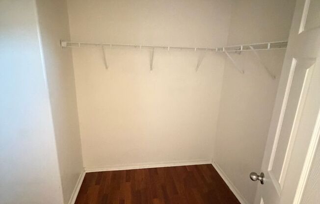 3 beds, 2.5 baths, $1,900