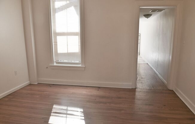 1 bed, 1 bath, 800 sqft, $1,225, Unit Apt 4