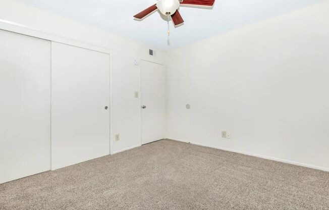 2 beds, 1 bath, 950 sqft, $1,445, Unit 26