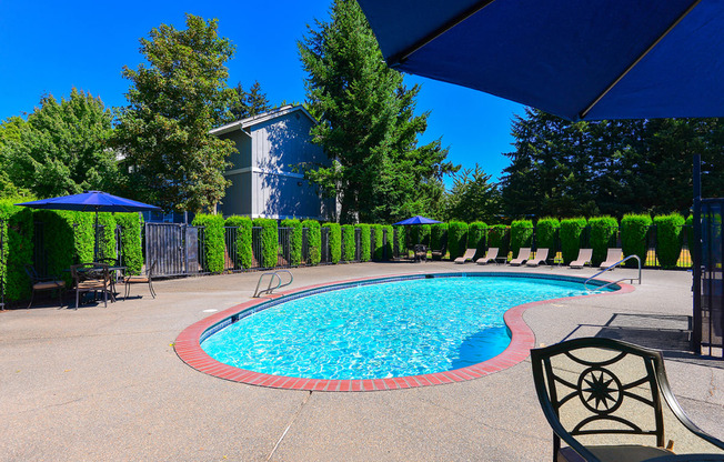 Tacoma Apartments- Heatherstone Apartments-exterior- pool