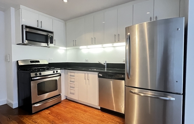 1 bed, 1 bath, 561 sqft, $4,112, Unit 11EADDISON