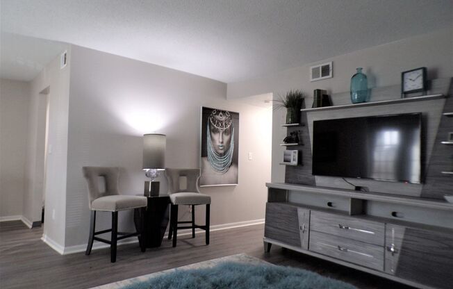2 beds, 1 bath, 970 sqft, $1,192, Unit 126201