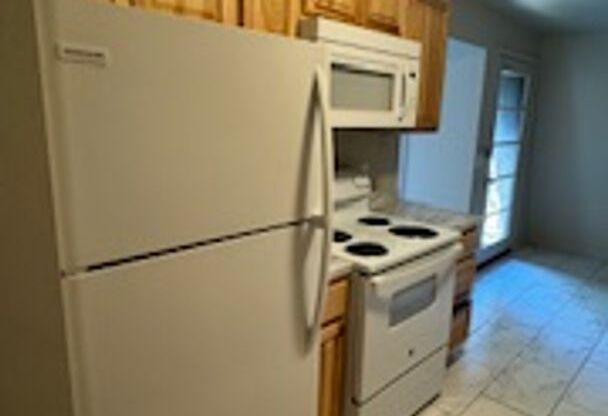 1 bed, 1 bath, 800 sqft, $950, Unit Unit 14