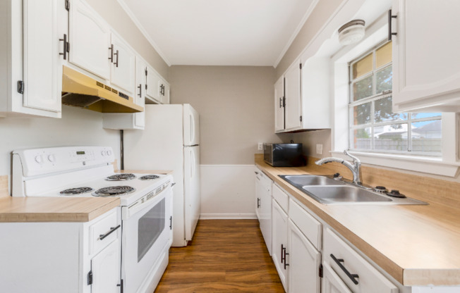 130 HUGGINS RD