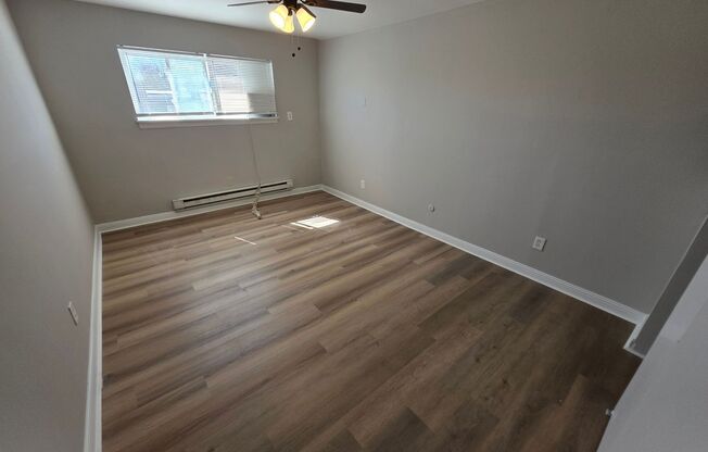 1 bed, 1 bath, 700 sqft, $1,000, Unit I6 (1BR)