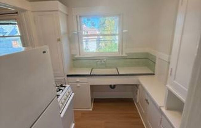 Great location and is just off the main St. It is quite also amazingly close to the necessities