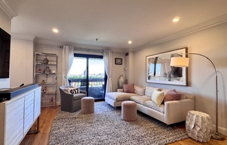 1 bed, 1 bath, 726 sqft, $4,000, Unit 9K