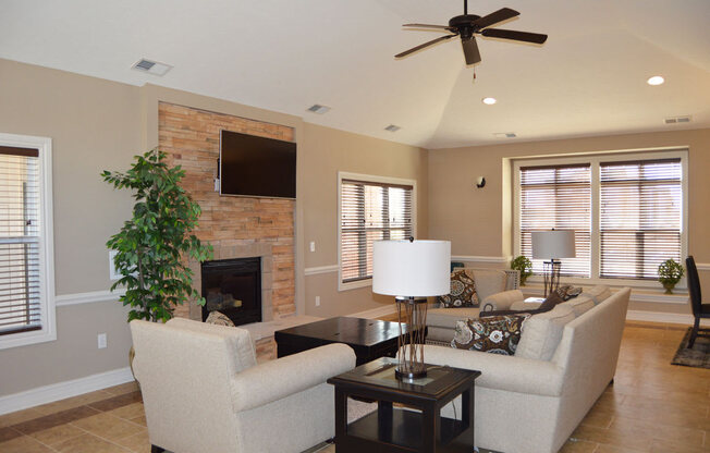 Large Clubhouse With Ample Sitting And Fireplace at Limestone Creek Apartment Homes, Madison, Alabama