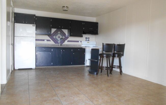 1 bed, 1 bath, $995, Unit # 4