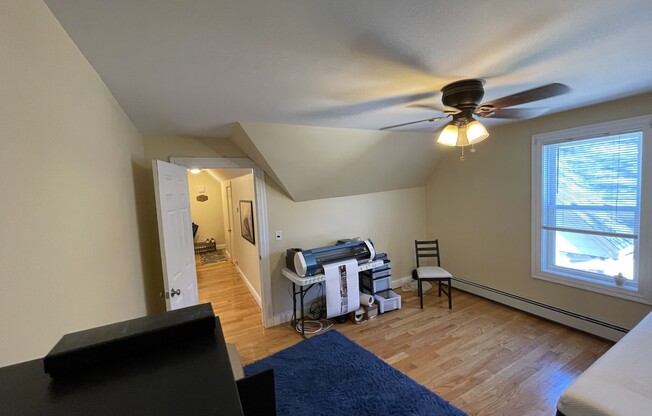 2 beds, 1 bath, $3,700, Unit 3