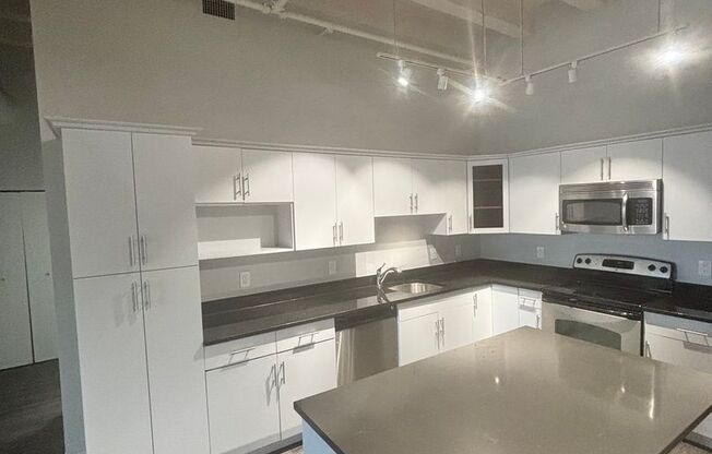 1 bed, 1 bath, 890 sqft, $2,300, Unit 303A