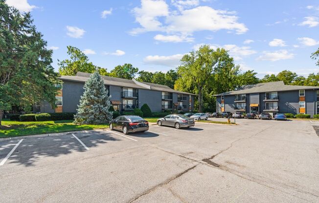 2 beds, 1 bath, 945 sqft, $1,325, Unit 8723-302