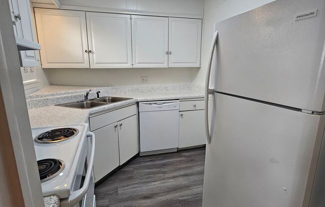 2 beds, 2 baths, $1,200, Unit 219