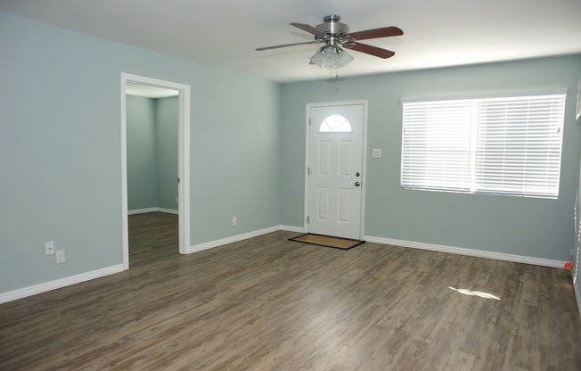 2 beds, 1 bath, $2,100