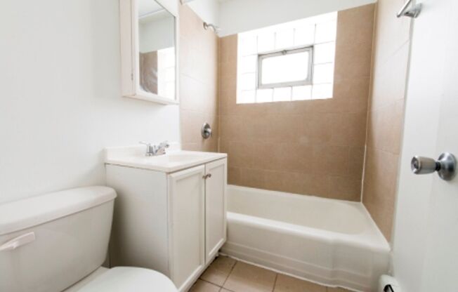 8312 S Ingleside