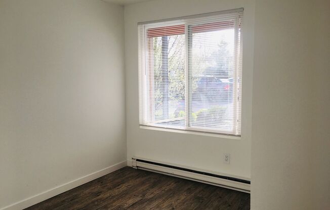 2 beds, 1.5 baths, 950 sqft, $2,275, Unit 142