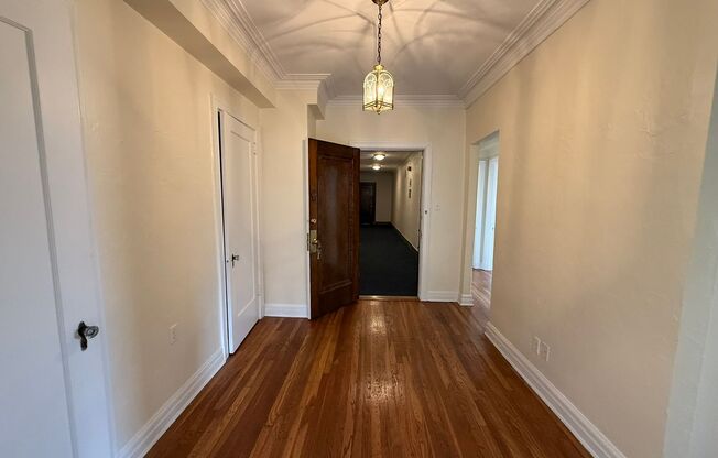 2 beds, 2 baths, 1,303 sqft, $2,400, Unit New King Edward  201