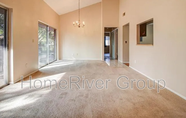 2933 LICHEN LN