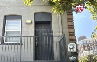 2306 GLENARM PL