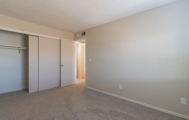 2 beds, 1 bath, $1,575, Unit 24