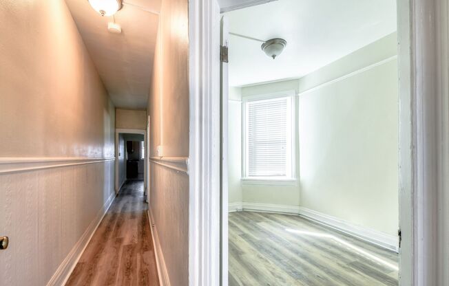 2 beds, 1 bath, $2,895, Unit 43